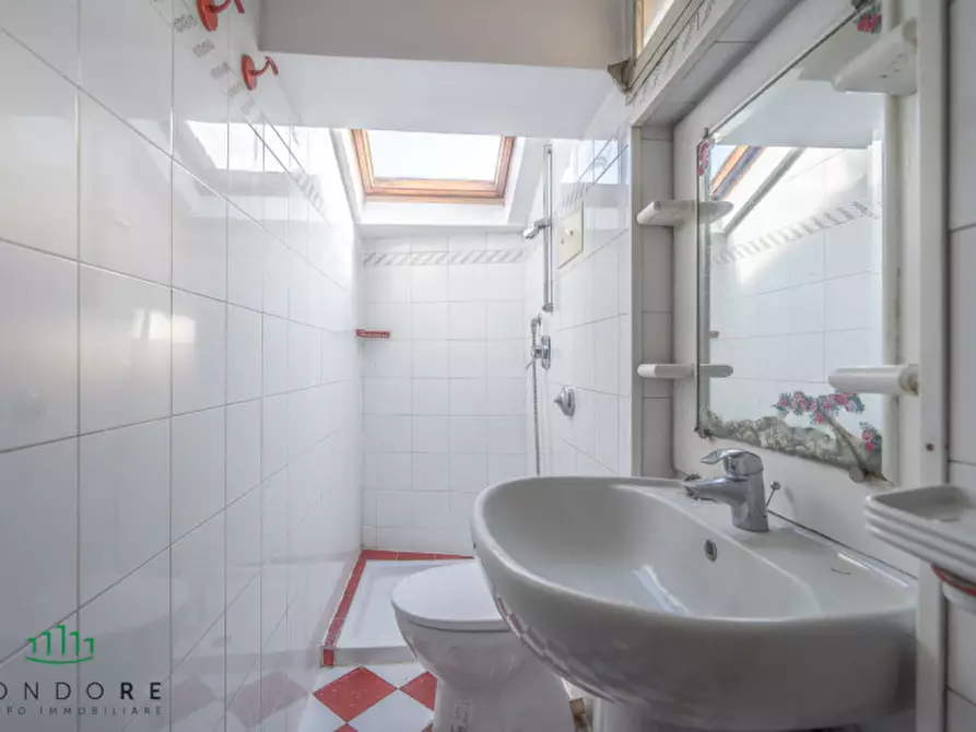 Immagine 37 di Appartamento in vendita  in piazza san martino a Bologna