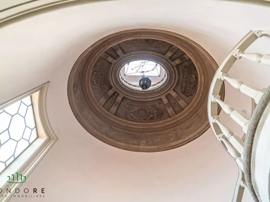 Immagine 39 di Appartamento in vendita  in piazza san martino a Bologna