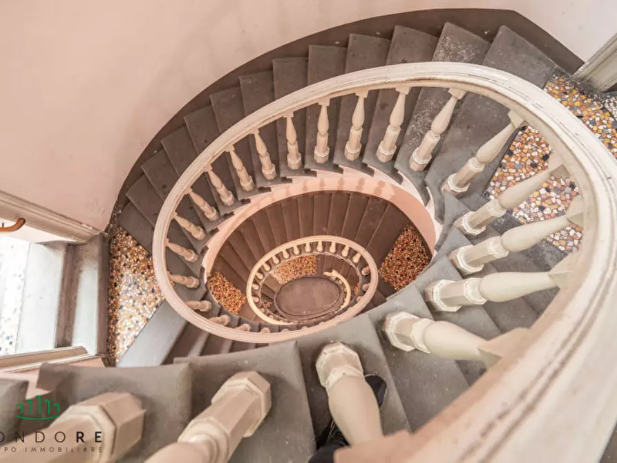 Immagine 40 di Appartamento in vendita  in piazza san martino a Bologna