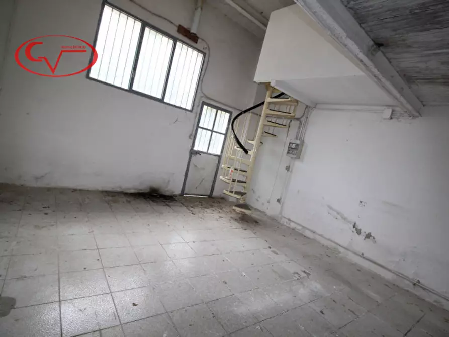 Immagine 10 di Attività commerciale in vendita  in levane a Montevarchi