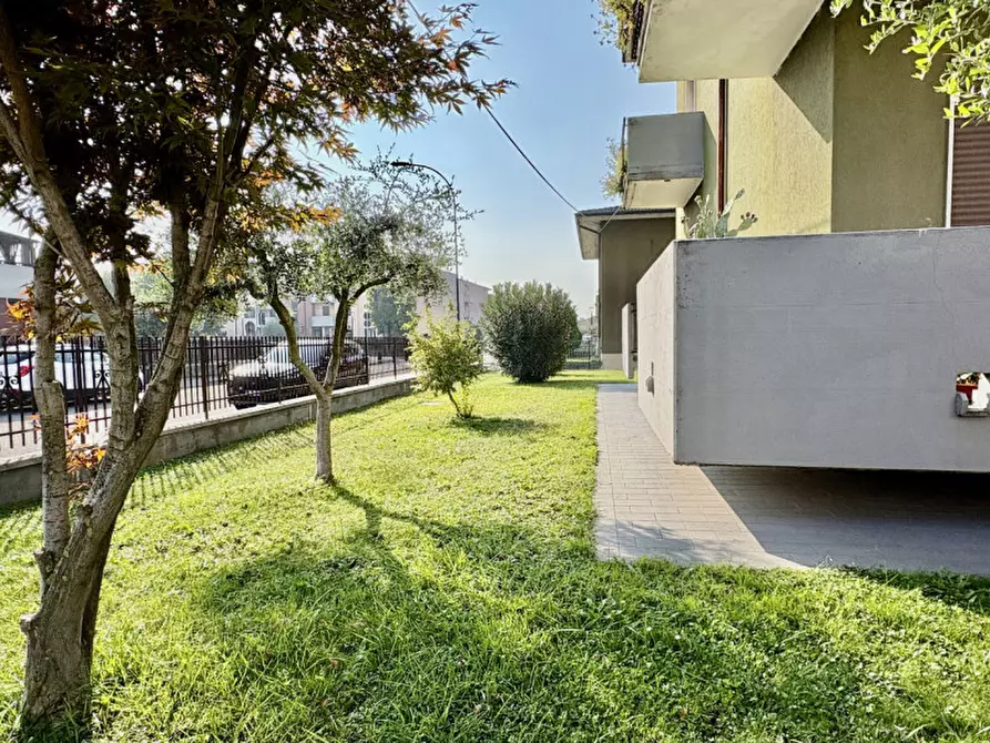 Immagine 2 di Appartamento in vendita  in Via Tintoretto a Castel D'azzano