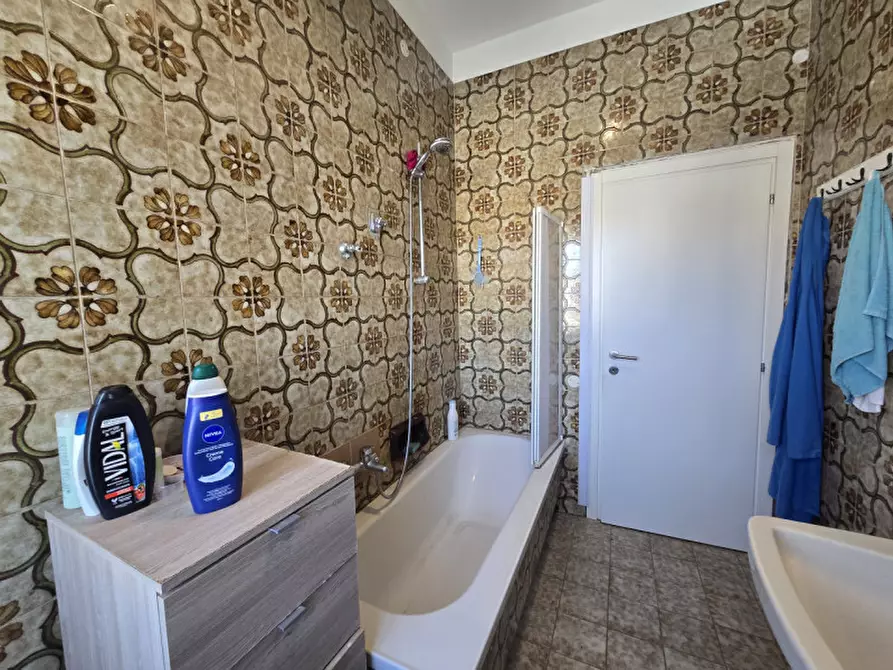 Immagine 6 di Camera in affitto  a Modena