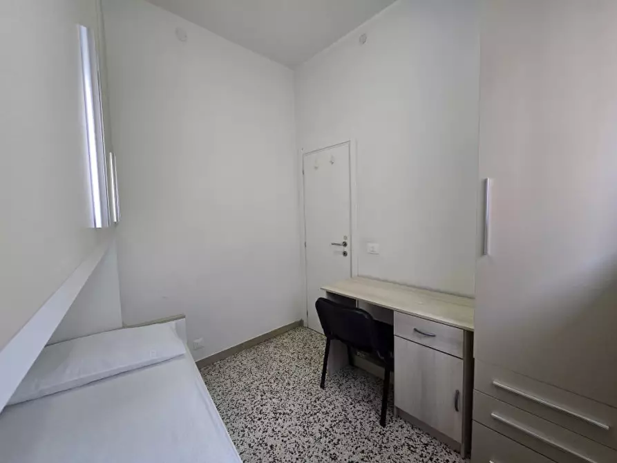 Immagine 12 di Camera in affitto  a Modena