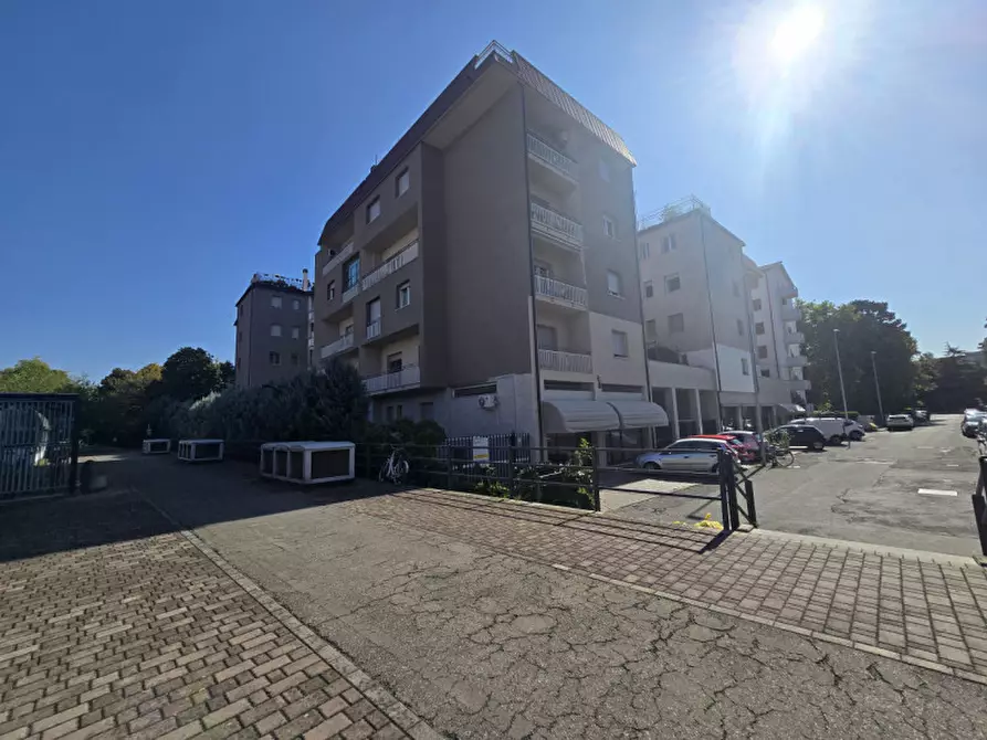 Immagine 17 di Camera in affitto  a Modena