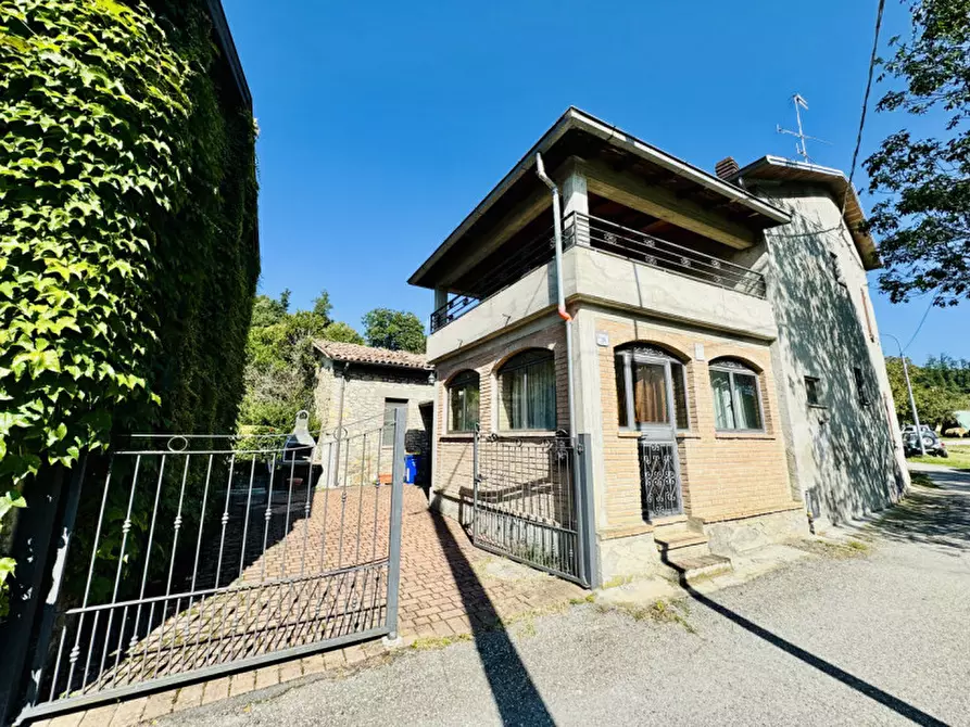 Immagine 1 di Casa indipendente in vendita  in Località Le Ghiare a Corniglio