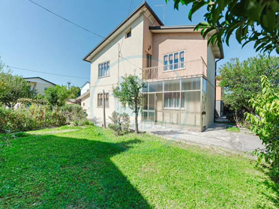 Immagine 1 di Casa indipendente in vendita  in Via Campania a Martellago