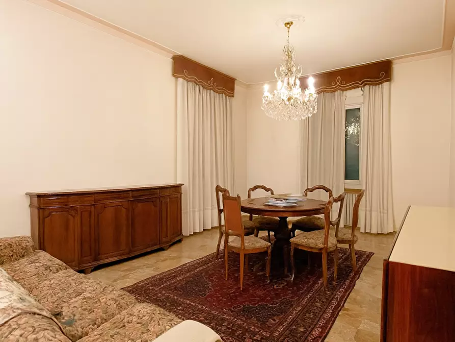 Immagine 1 di Villa in vendita  in Via Pietro Paleocapa a Treviso