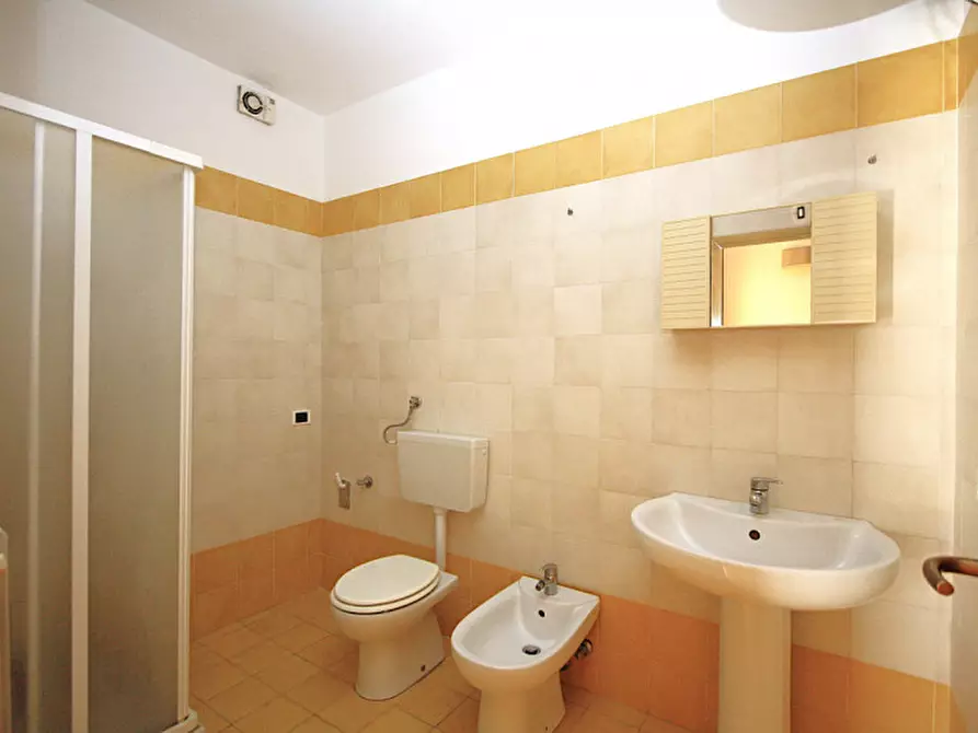 Immagine 30 di Appartamento in vendita  in Via Matino a Casarano