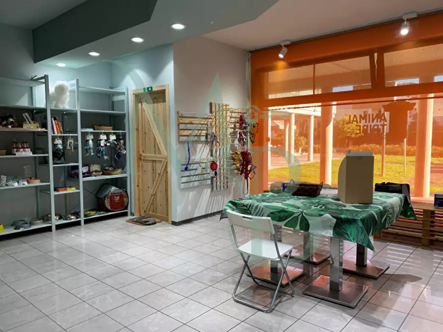 Immagine 5 di Negozio in affitto  in Via Armando Diaz a Vigonza