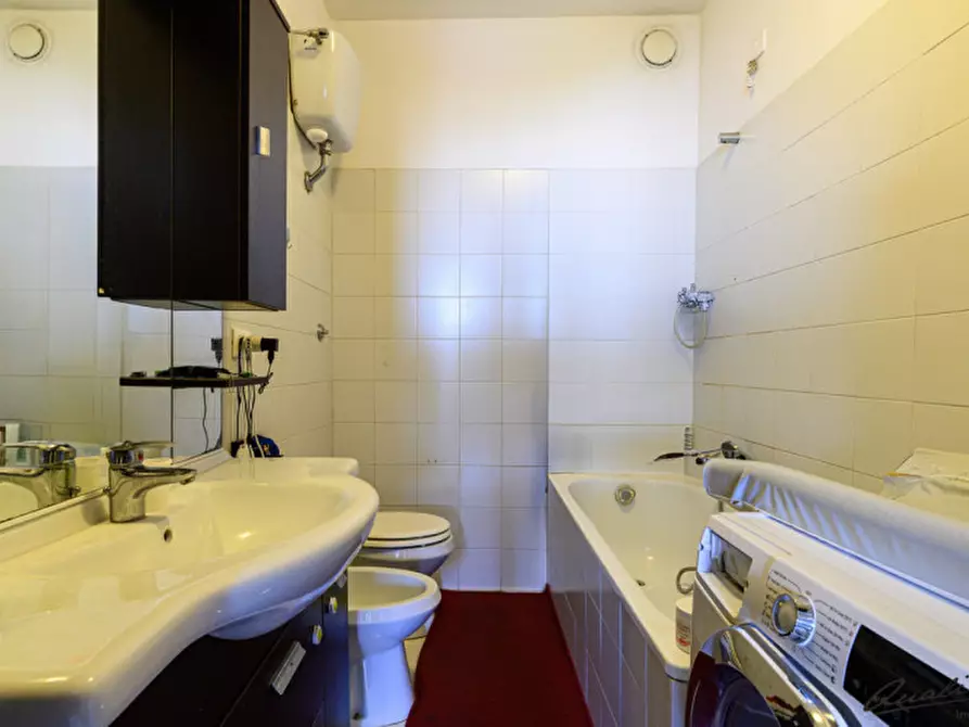 Immagine 10 di Appartamento in vendita  in Via Francesco Sapori 21 a Roma