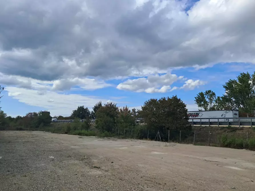 Immagine 2 di Terreno in vendita  in VIALE EUROPA a Scandicci