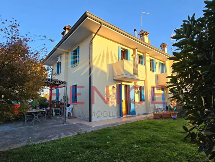 Immagine 2 di Villetta a schiera in vendita  in VIA LOVIGIONI 13 a Altivole