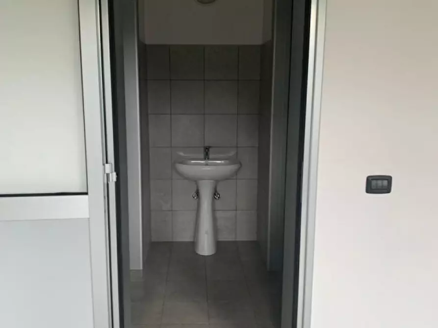 Immagine 17 di Capannone industriale in affitto  in Riviera Francia a Padova