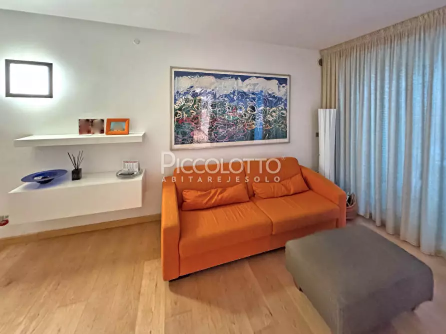 Immagine 7 di Appartamento in vendita  in via Dante Alighieri a Jesolo