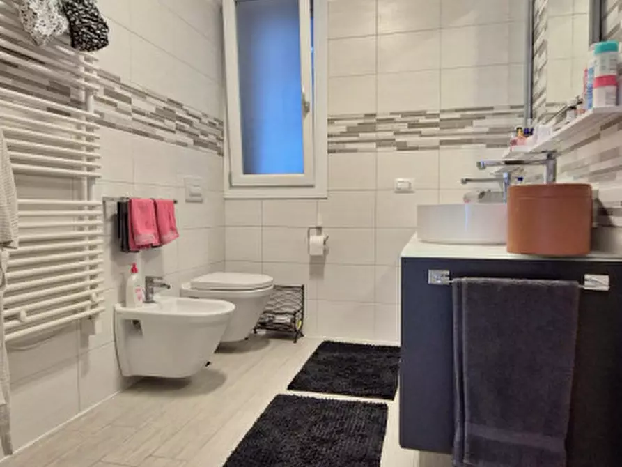 Immagine 8 di Appartamento in vendita  in Via Giulio Pastore a Peschiera Del Garda