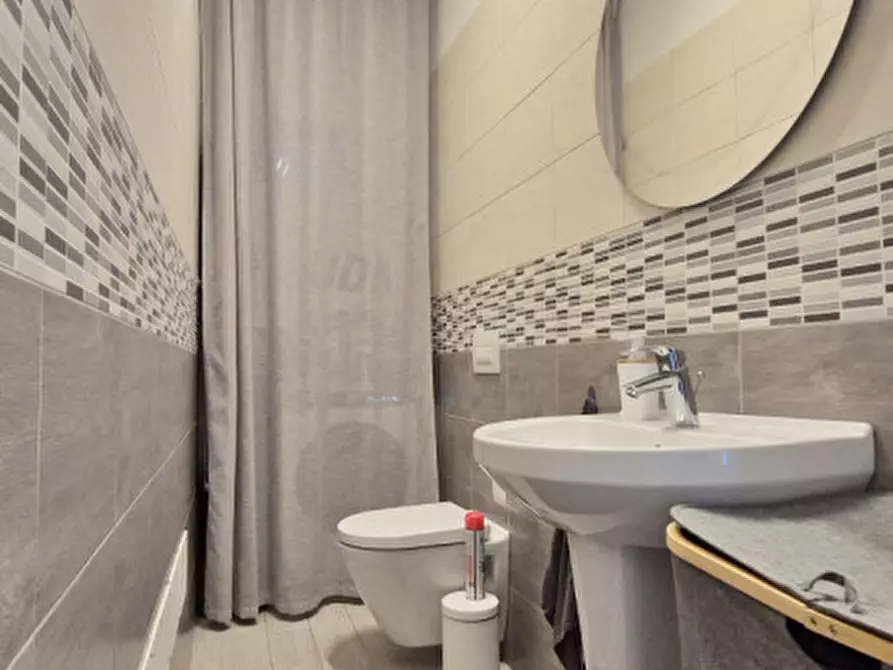 Immagine 14 di Appartamento in vendita  in Via Giulio Pastore a Peschiera Del Garda