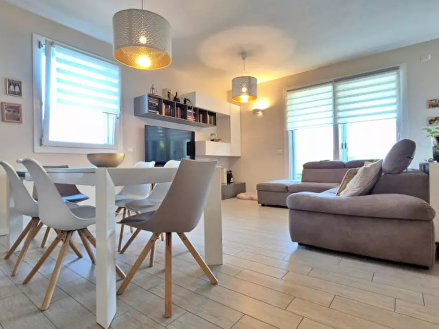 Immagine 20 di Appartamento in vendita  in Via Giulio Pastore a Peschiera Del Garda