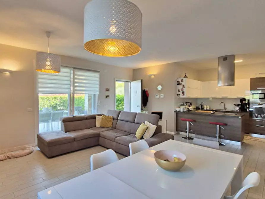 Immagine 30 di Appartamento in vendita  in Via Giulio Pastore a Peschiera Del Garda