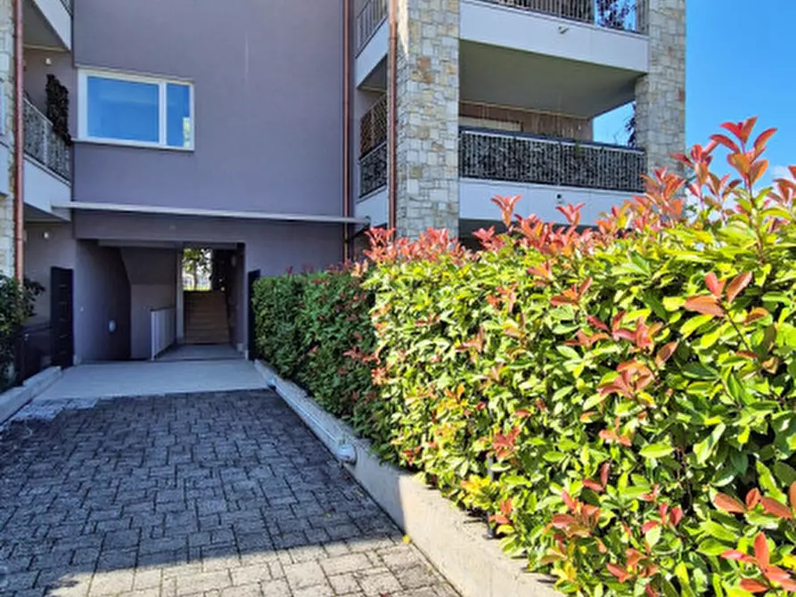 Immagine 45 di Appartamento in vendita  in Via Giulio Pastore a Peschiera Del Garda