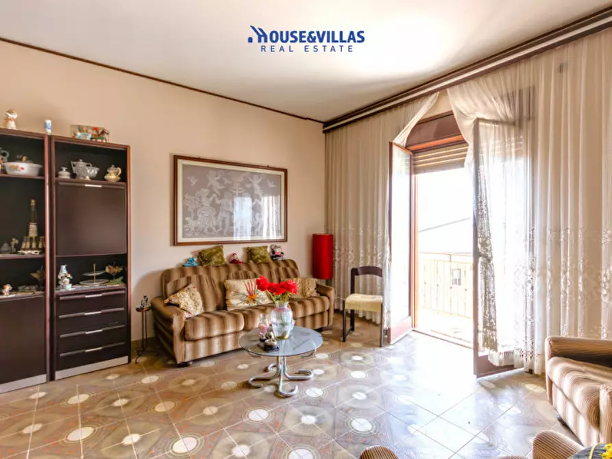 Immagine 1 di Appartamento in vendita  in Via Francesco Giantommaso a Noto