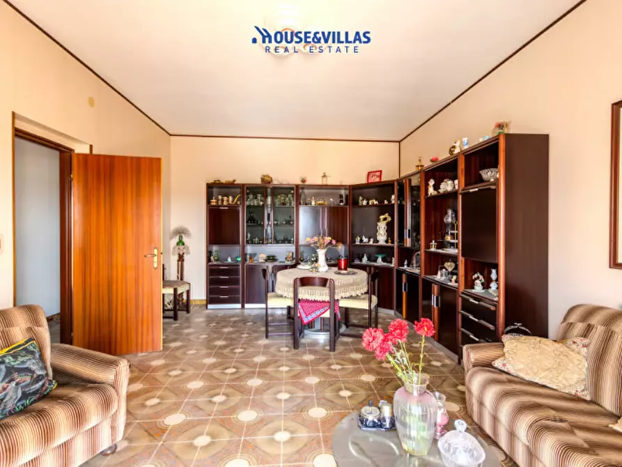 Immagine 2 di Appartamento in vendita  in Via Francesco Giantommaso a Noto