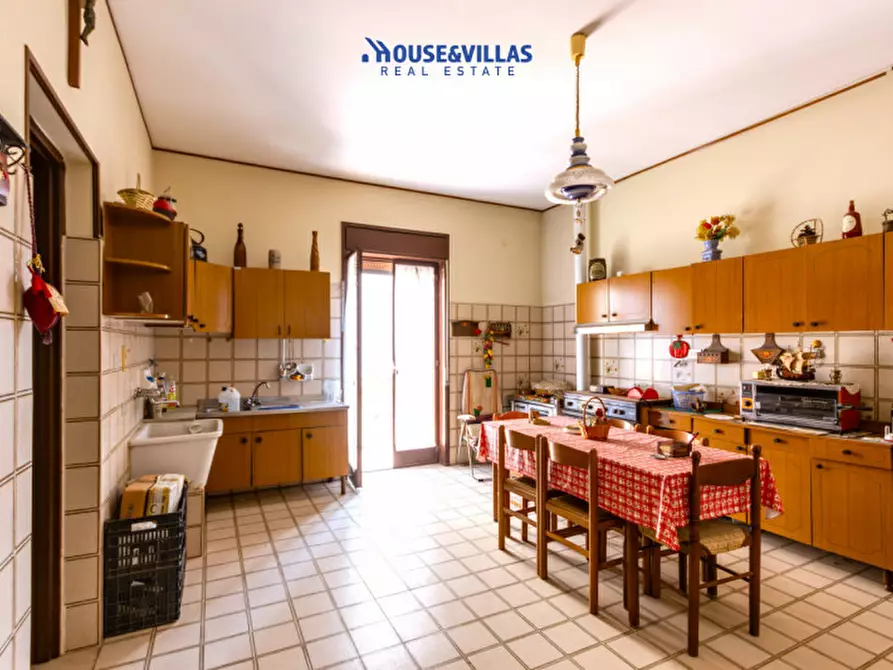 Immagine 9 di Appartamento in vendita  in Via Francesco Giantommaso a Noto