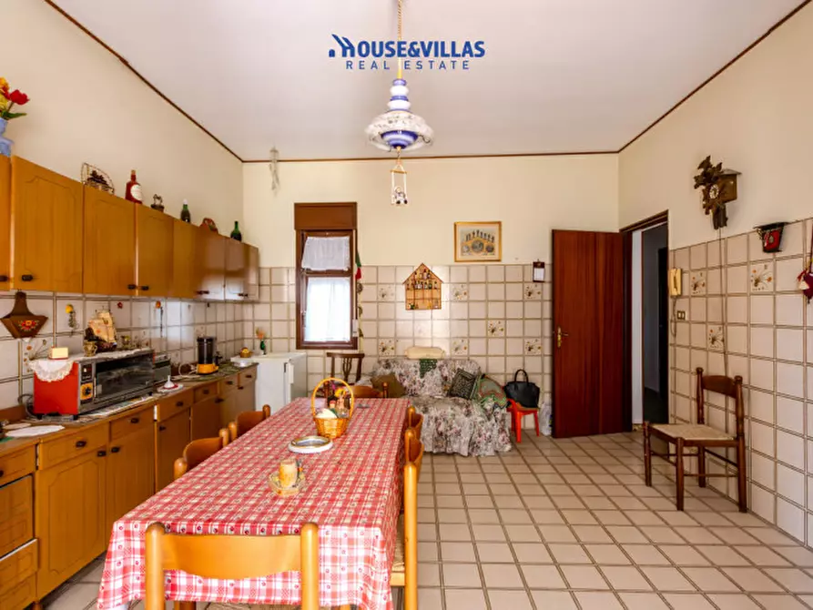 Immagine 10 di Appartamento in vendita  in Via Francesco Giantommaso a Noto