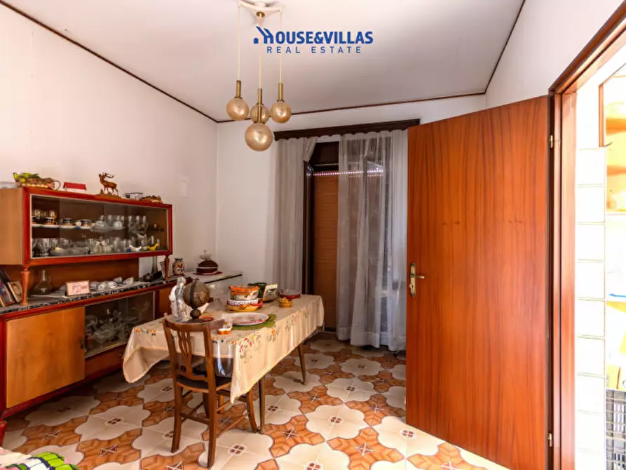 Immagine 11 di Appartamento in vendita  in Via Francesco Giantommaso a Noto