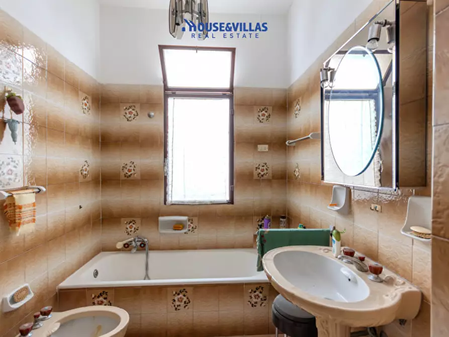 Immagine 19 di Appartamento in vendita  in Via Francesco Giantommaso a Noto