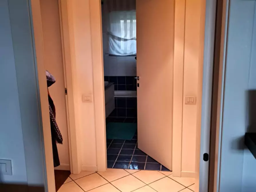 Immagine 6 di Appartamento in vendita  in Via San Venerio a Milano