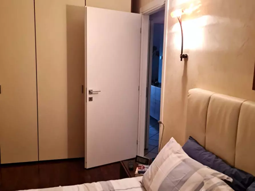 Immagine 7 di Appartamento in vendita  in Via San Venerio a Milano