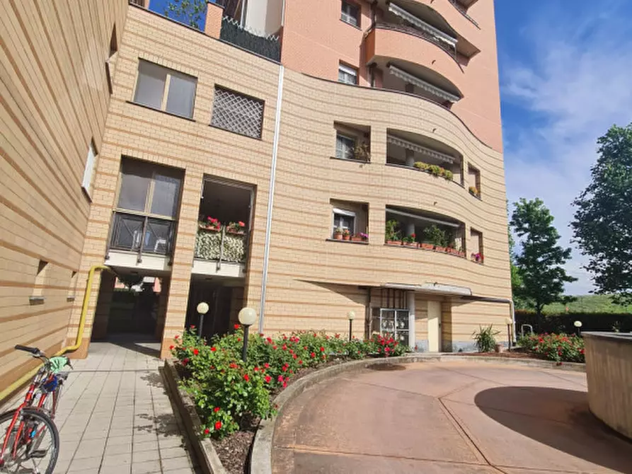 Immagine 14 di Appartamento in vendita  in Via San Venerio a Milano