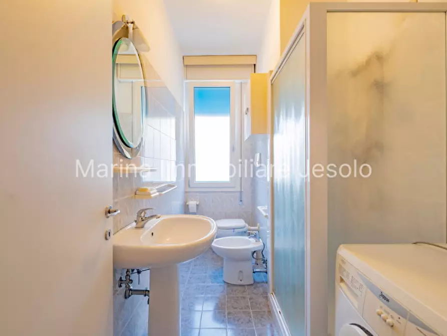Immagine 18 di Appartamento in vendita  in Via Silvio Trentin a Jesolo
