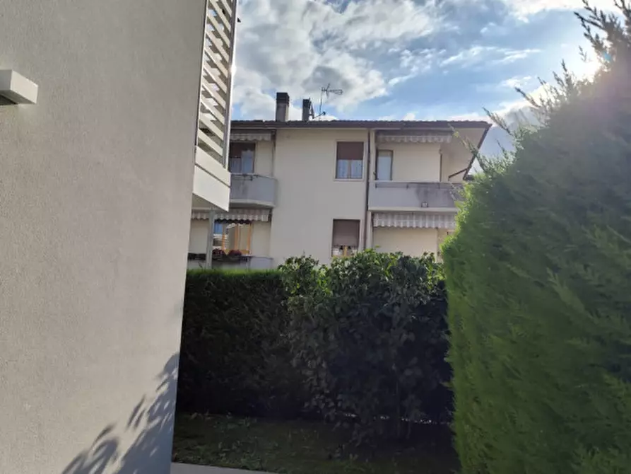 Immagine 4 di Casa quadrifamiliare in affitto  a Vicenza