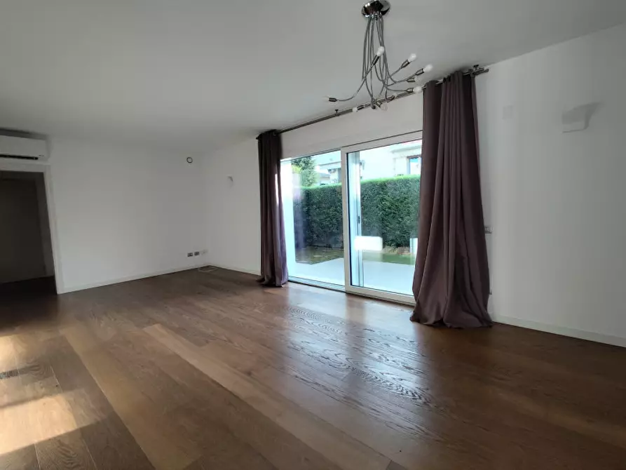 Immagine 8 di Casa quadrifamiliare in affitto  a Vicenza