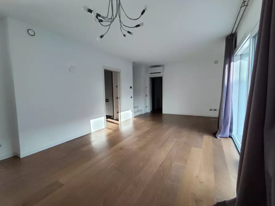 Immagine 9 di Casa quadrifamiliare in affitto  a Vicenza