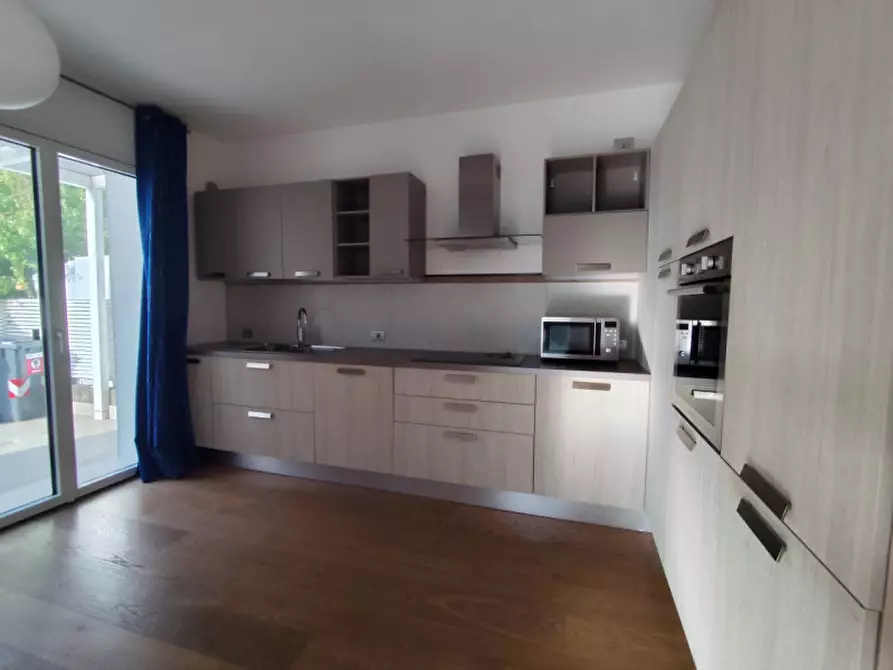 Immagine 11 di Casa quadrifamiliare in affitto  a Vicenza