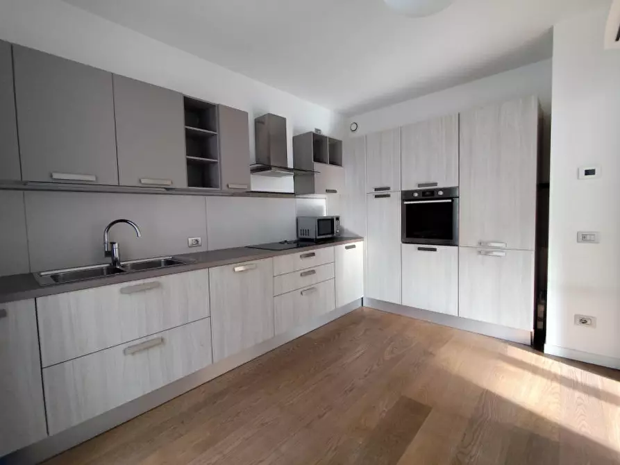 Immagine 13 di Casa quadrifamiliare in affitto  a Vicenza