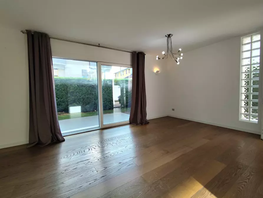 Immagine 14 di Casa quadrifamiliare in affitto  a Vicenza