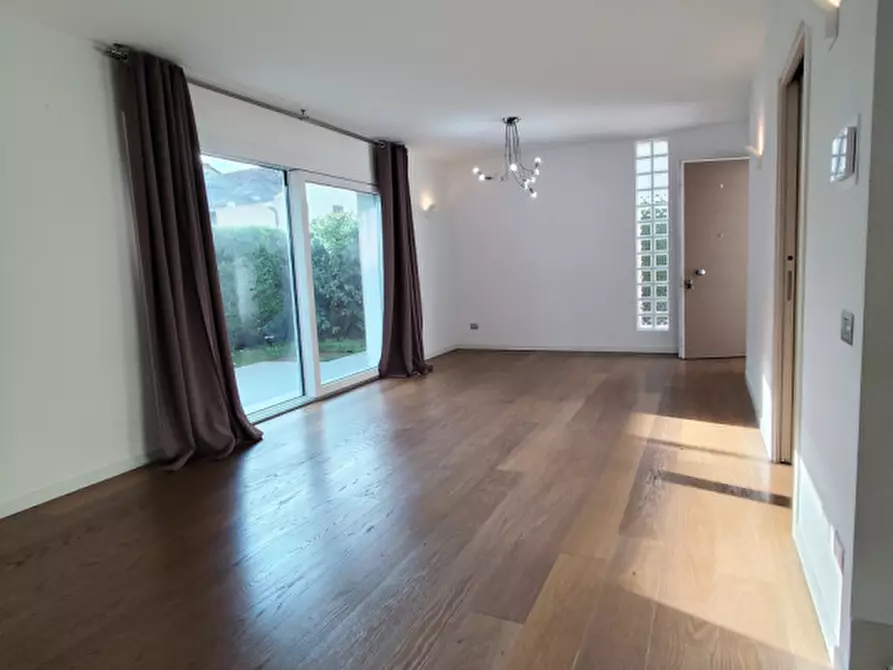 Immagine 15 di Casa quadrifamiliare in affitto  a Vicenza
