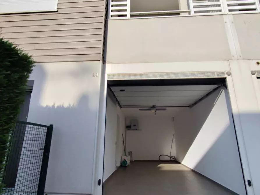 Immagine 18 di Casa quadrifamiliare in affitto  a Vicenza