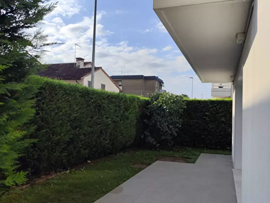 Immagine 19 di Casa quadrifamiliare in affitto  a Vicenza