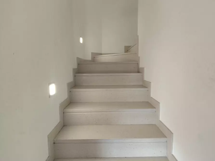 Immagine 22 di Casa quadrifamiliare in affitto  a Vicenza
