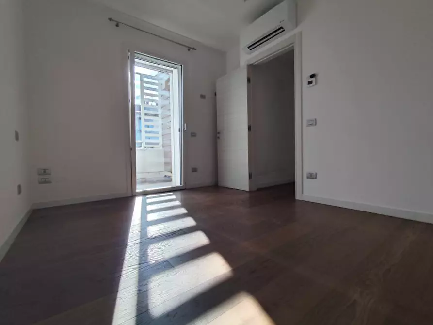 Immagine 26 di Casa quadrifamiliare in affitto  a Vicenza