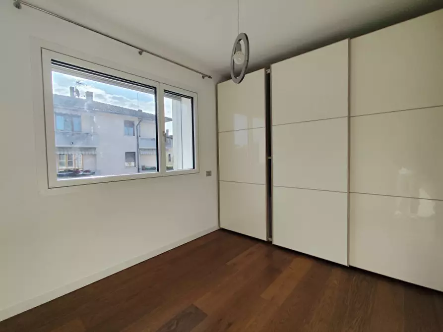 Immagine 27 di Casa quadrifamiliare in affitto  a Vicenza