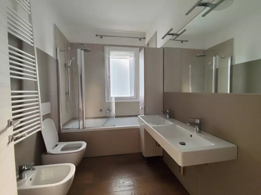 Immagine 29 di Casa quadrifamiliare in affitto  a Vicenza