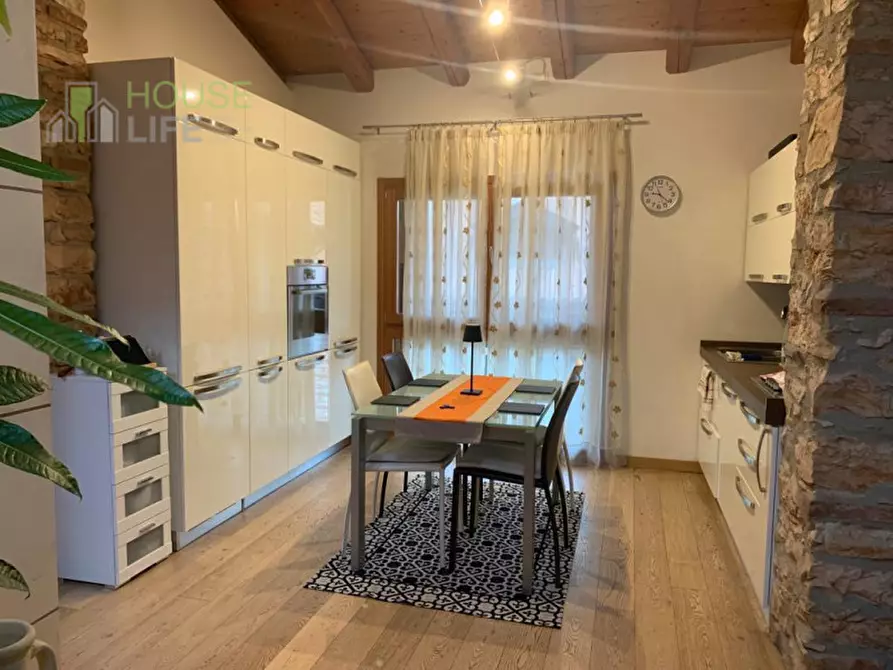 Immagine 5 di Appartamento in vendita  in via Collareo a Schio