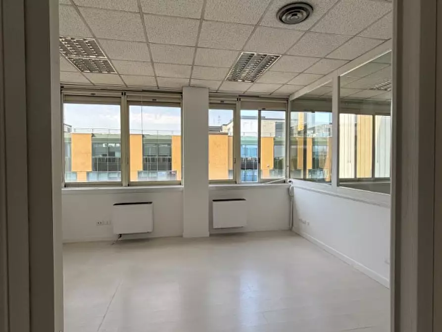 Immagine 1 di Ufficio in affitto  in via della Croce Rossa a Padova