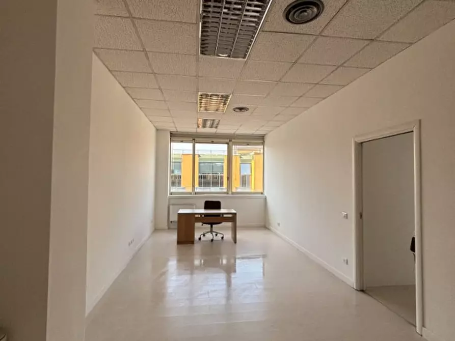 Immagine 6 di Ufficio in affitto  in via della Croce Rossa a Padova