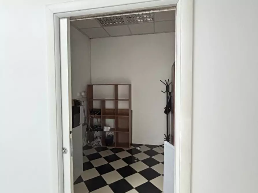 Immagine 8 di Ufficio in affitto  in via della Croce Rossa a Padova